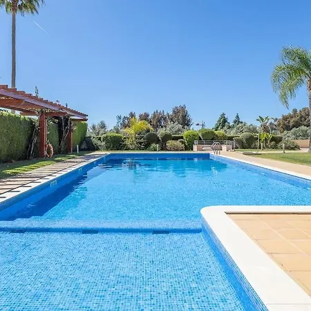 Hideaway - Golf, Pool & Appartement *